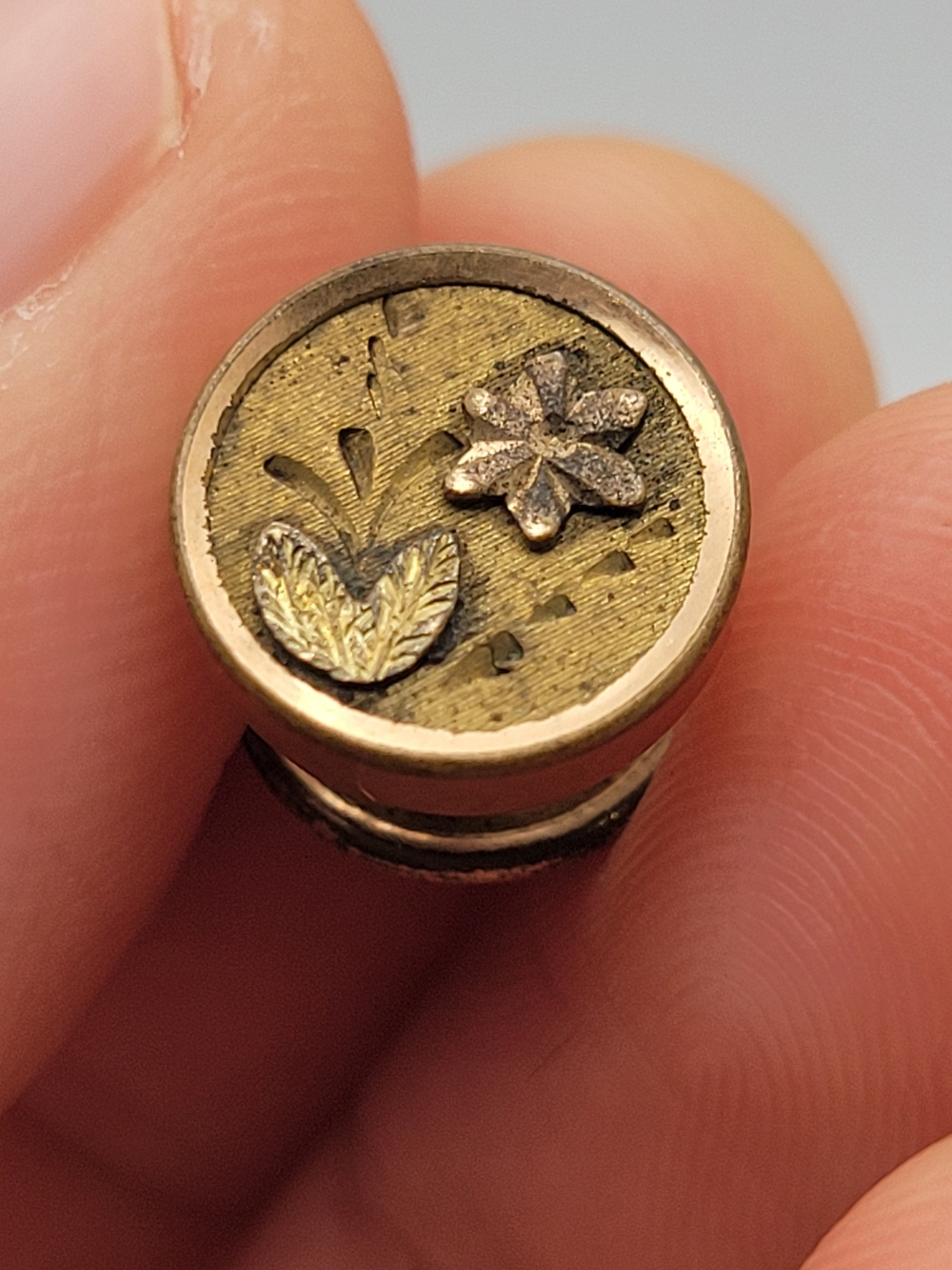 Antique Victorian Rose Gold Tone Collar Stud Button Floral Leaf Engraved Engine